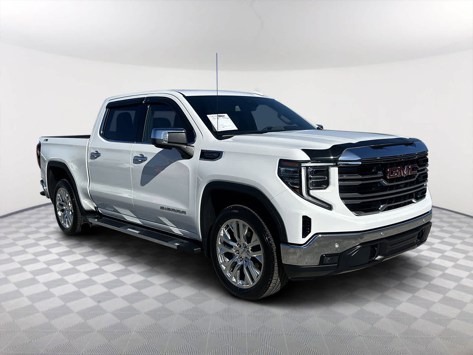 2024 GMC Sierra 1500 SLT's photo