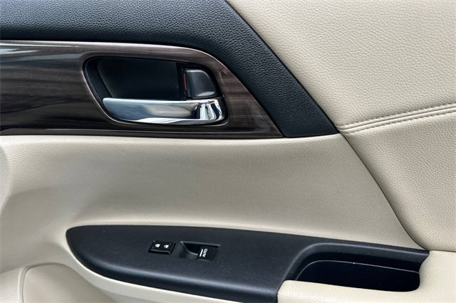 2016 Honda Accord EX-L V6 photo 20