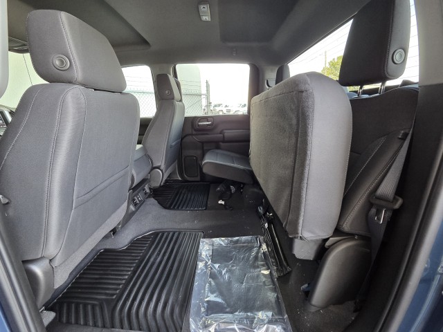 2025 Chevrolet Silverado 2500HD Custom photo 40