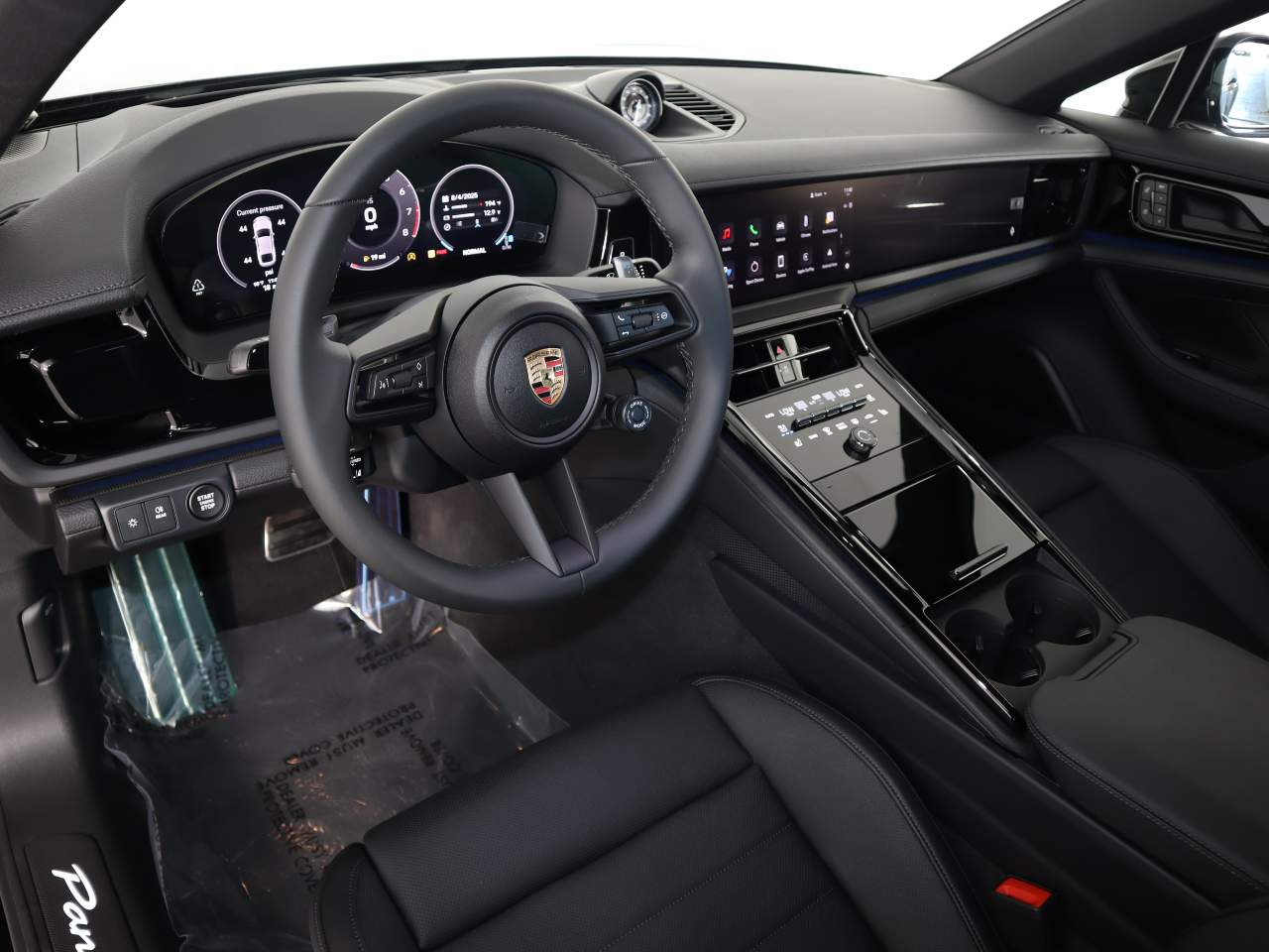 2025 Porsche Panamera 4 photo 4