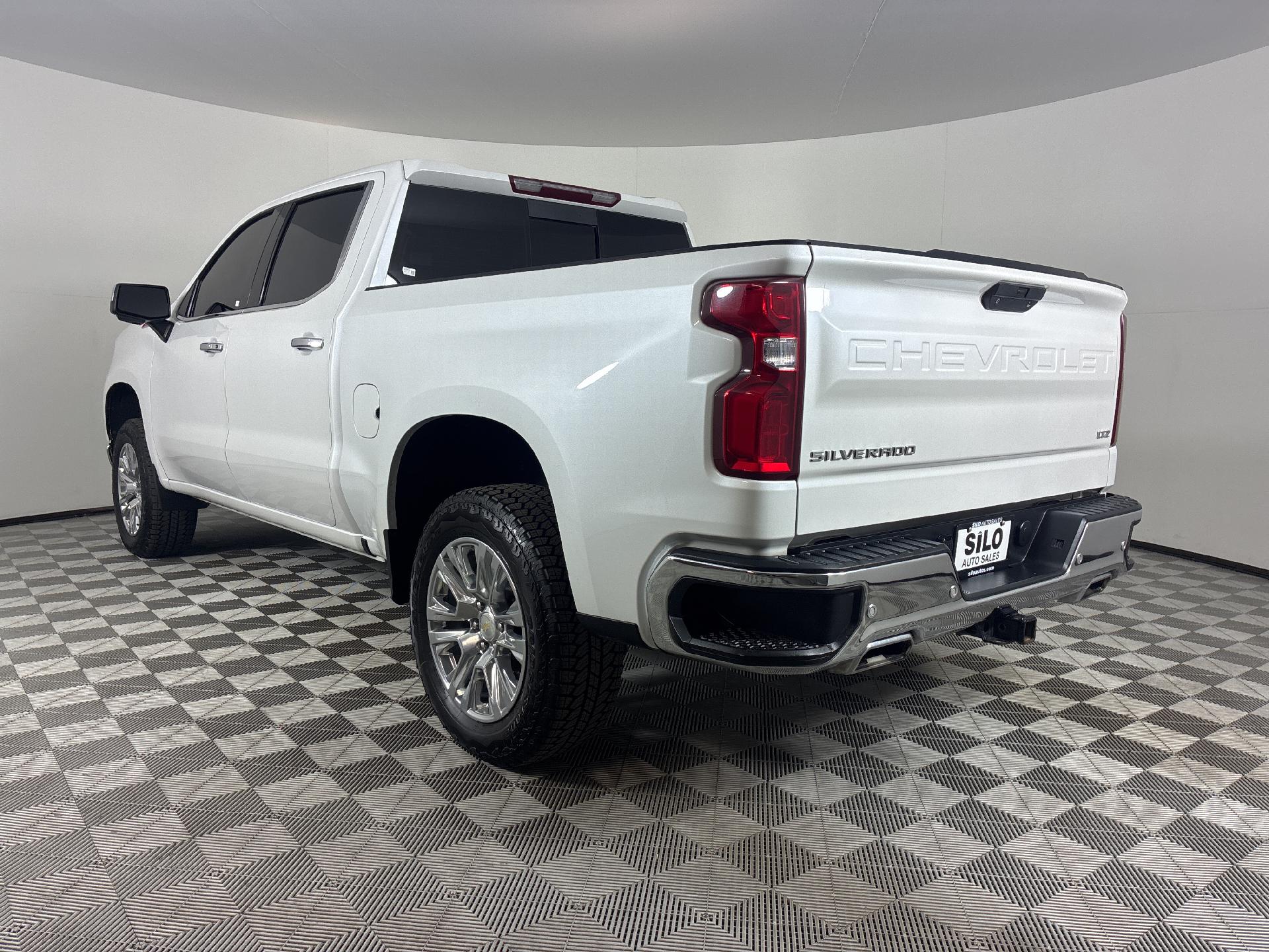 2022 Chevrolet Silverado 1500 LTZ photo 3