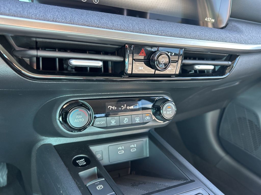 2026 Nissan Kicks SV photo 26