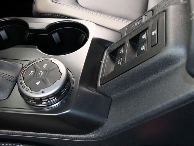 2025 Ford Bronco Outer Banks photo 25