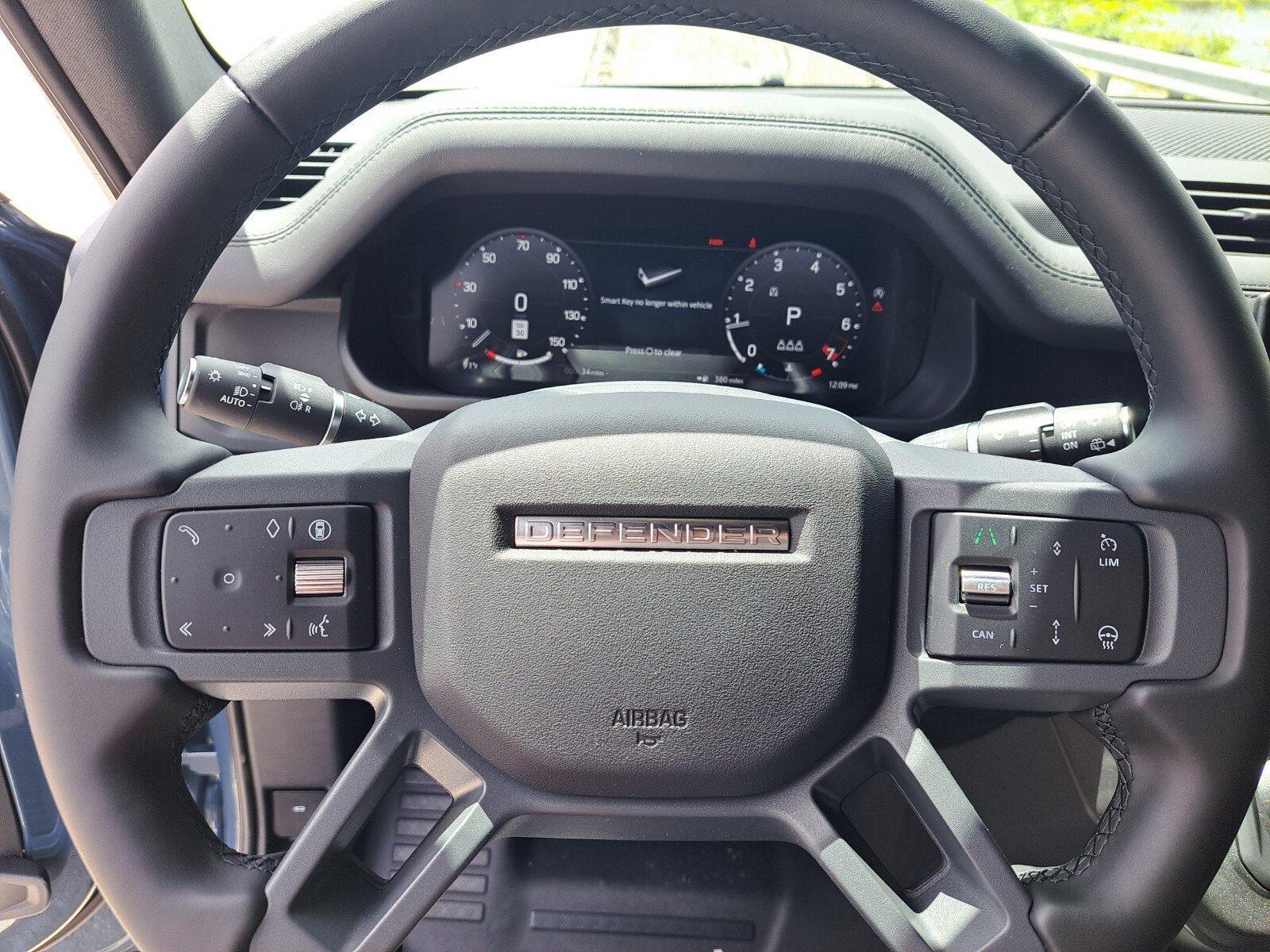2025 Land Rover Defender 110 S photo 10