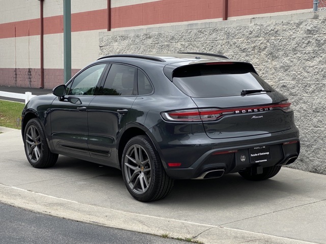 2025 Porsche Macan S photo 3