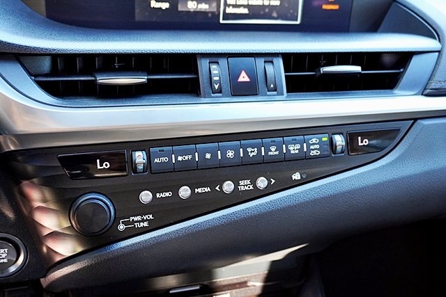 2019 Lexus ES 350 photo 27