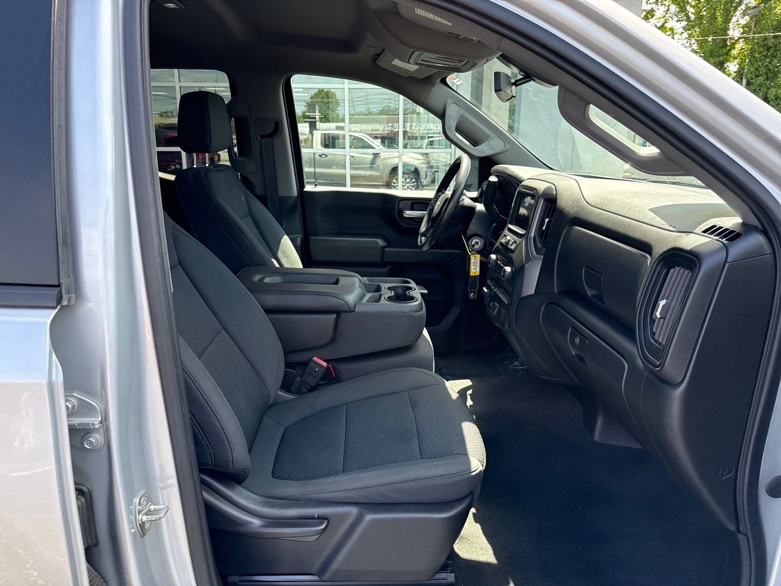 2020 Chevrolet Silverado 1500 Custom photo 32