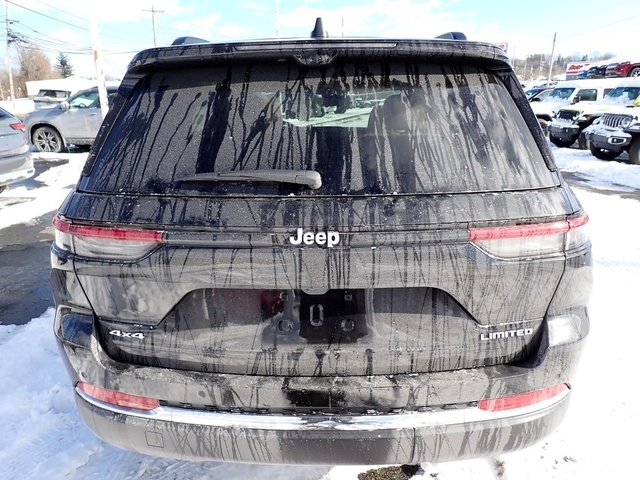 2025 Jeep Grand Cherokee Limited photo 3