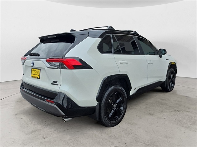 2021 Toyota RAV4 Hybrid XSE photo 4