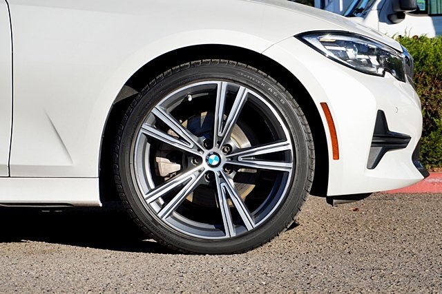 Used 2022 White BMW 330i image 7