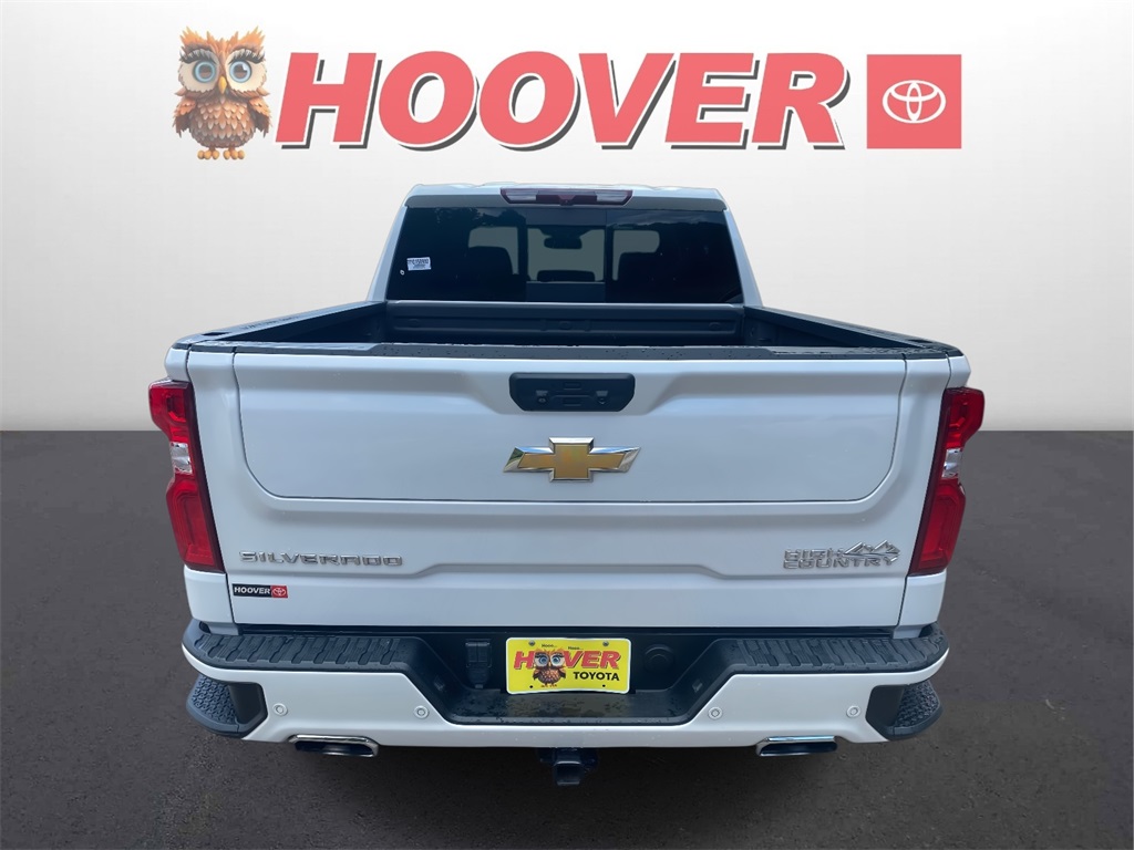 2023 Chevrolet Silverado 1500 High Country photo 3