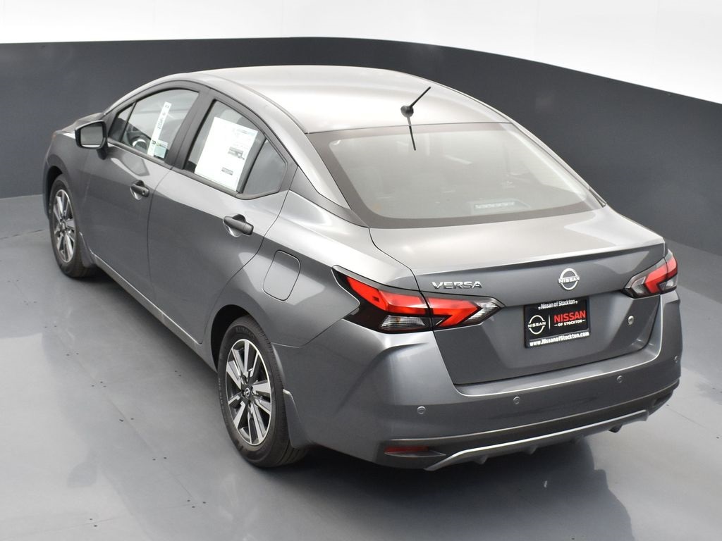 2025 Nissan Versa 1.6 S photo 40
