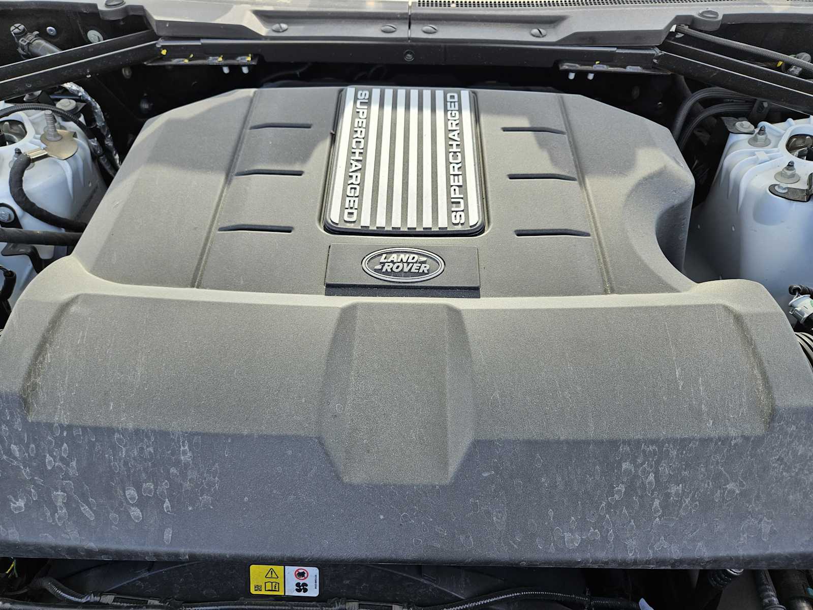 2025 Land Rover Defender 110 X-Dynamic SE photo 29