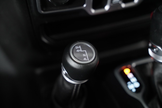 2018 Jeep Wrangler Unlimited Sahara photo 11