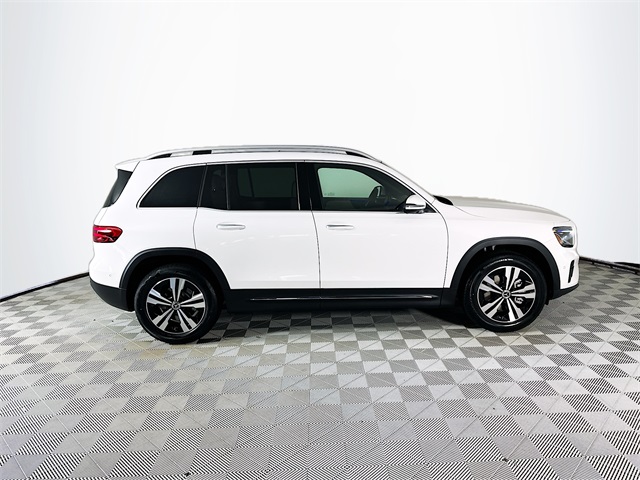 2025 Mercedes Benz GLB 250 photo 8