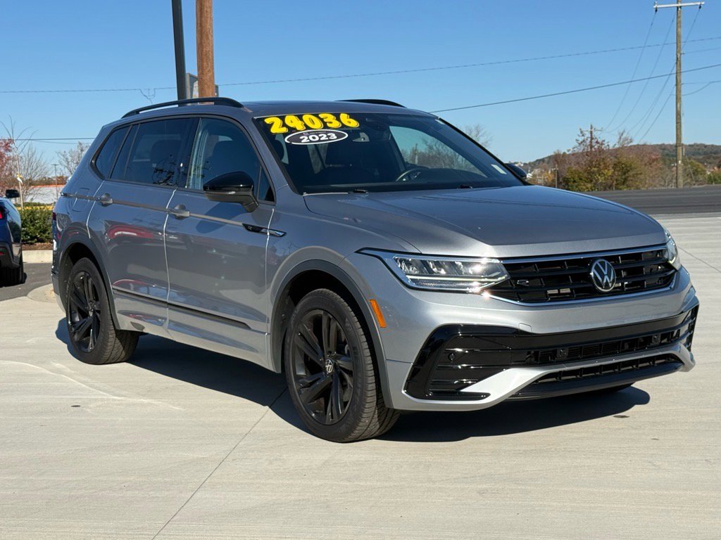 2023 Volkswagen Tiguan SE R-Line Black photo 2