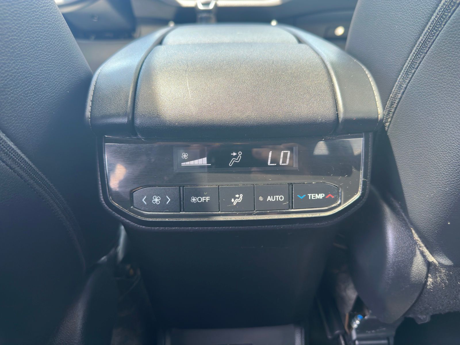 2024 Toyota Highlander XLE photo 32