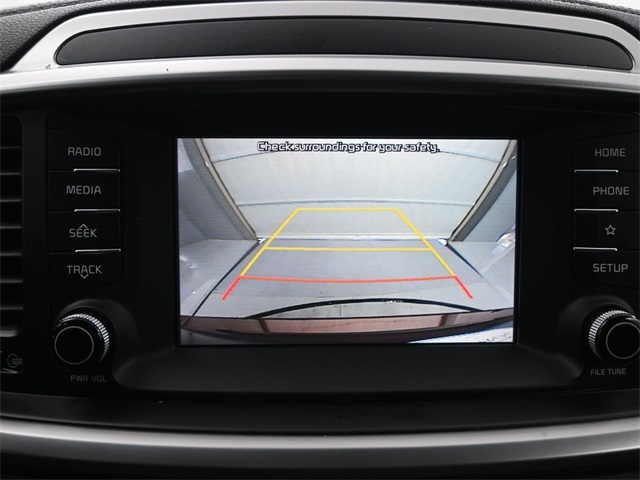 2020 Kia Sorento S photo 2