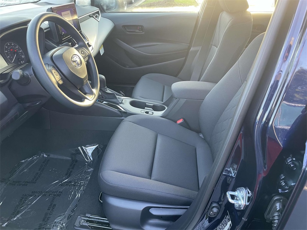 2025 Toyota Corolla LE photo 18