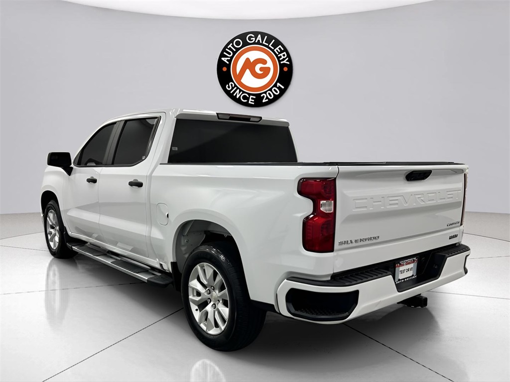 2022 Chevrolet Silverado 1500 Custom photo 2