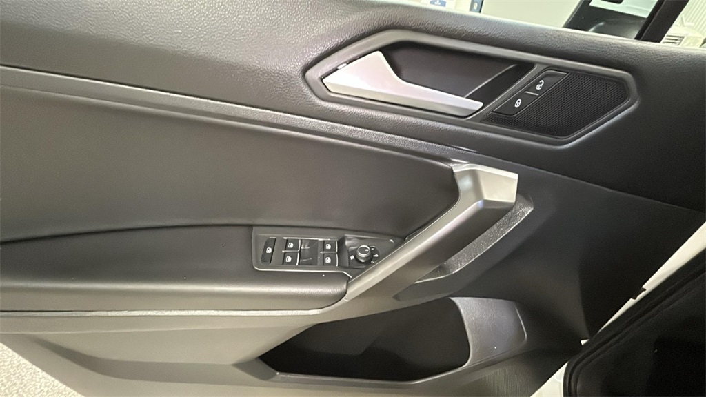 2021 Volkswagen Tiguan R-Line Black SEL photo 21