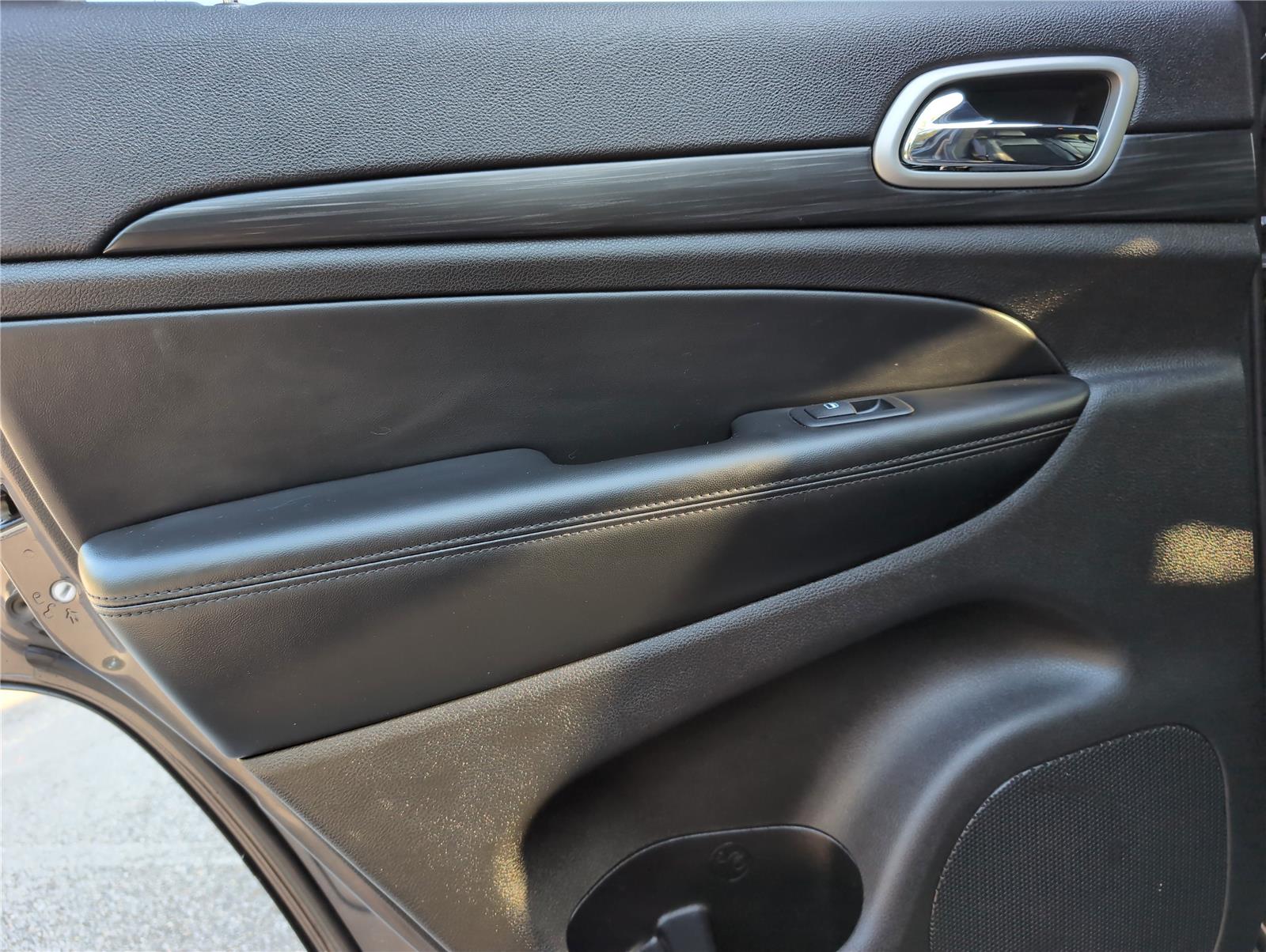 2020 Jeep Grand Cherokee Altitude photo 22