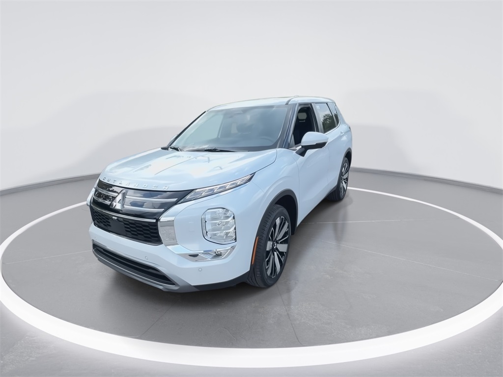 2025 Mitsubishi Outlander SE photo 4