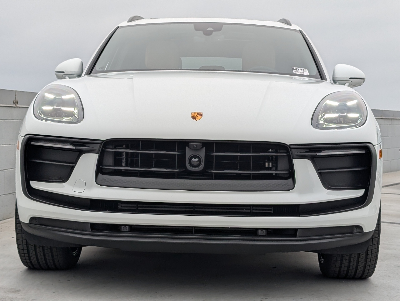 2025 Porsche Macan T photo 8