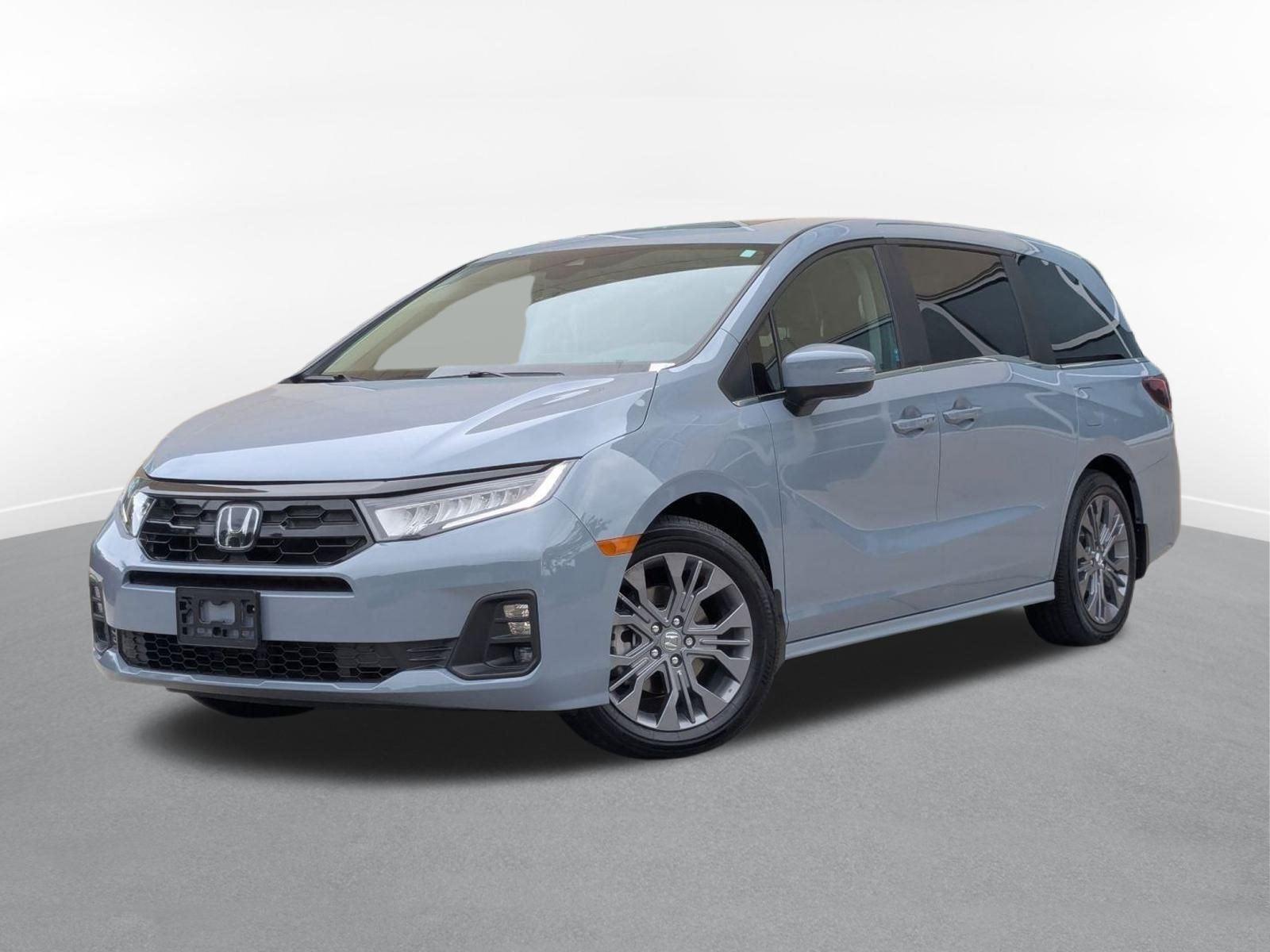 2025 Honda Odyssey Touring's photo