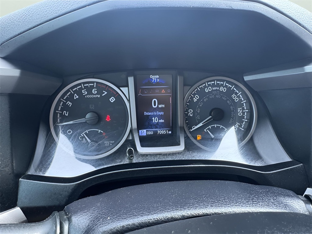 2023 Toyota Tacoma SR5 photo 10