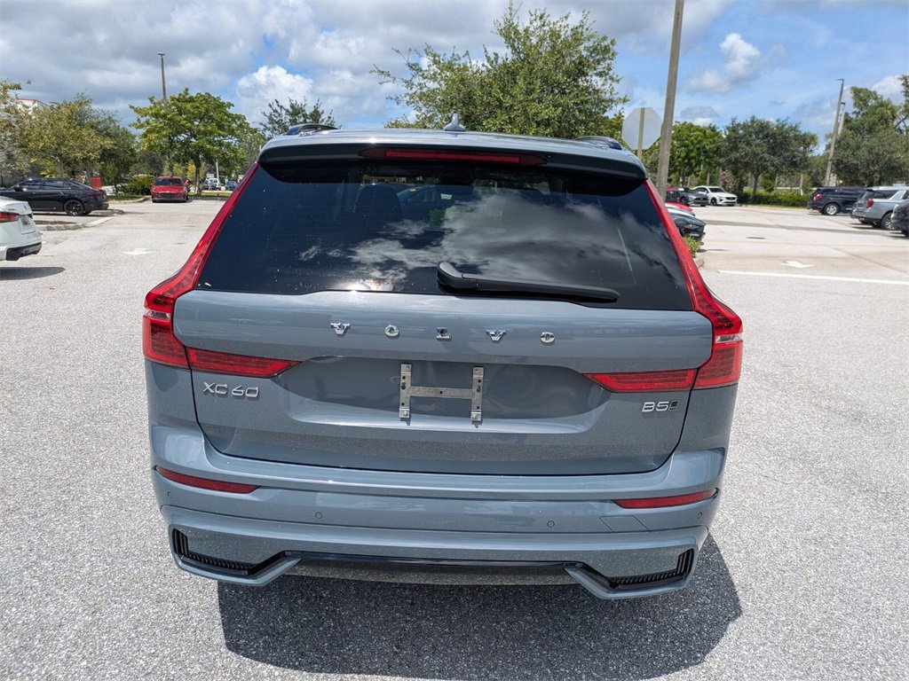 2024 Volvo XC60 B5 Plus photo 4