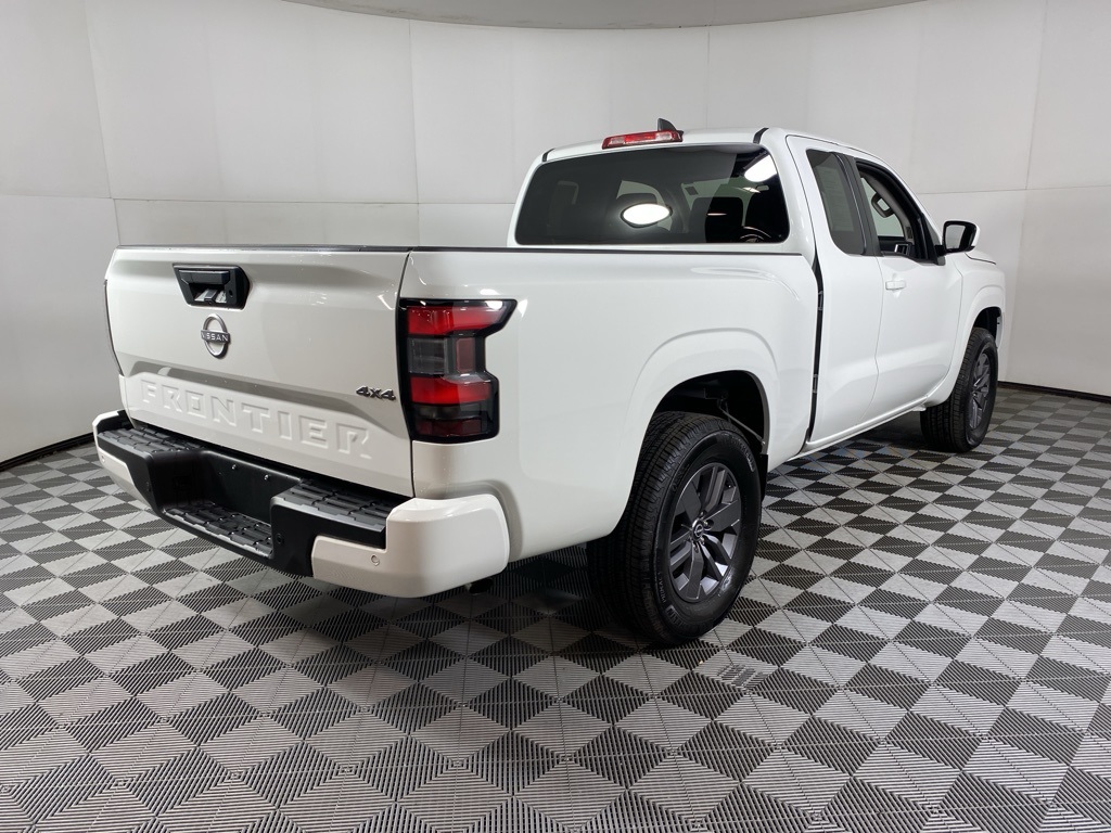 2025 Nissan Frontier SV photo 15