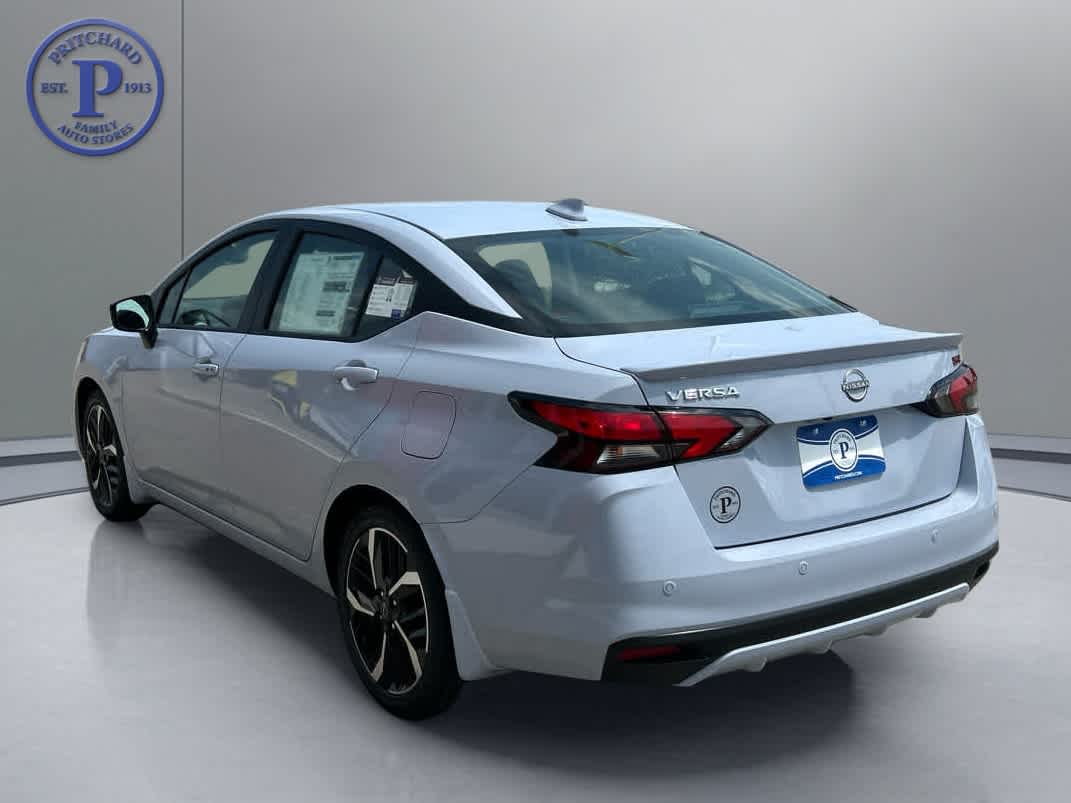 2025 Nissan Versa SR photo 3