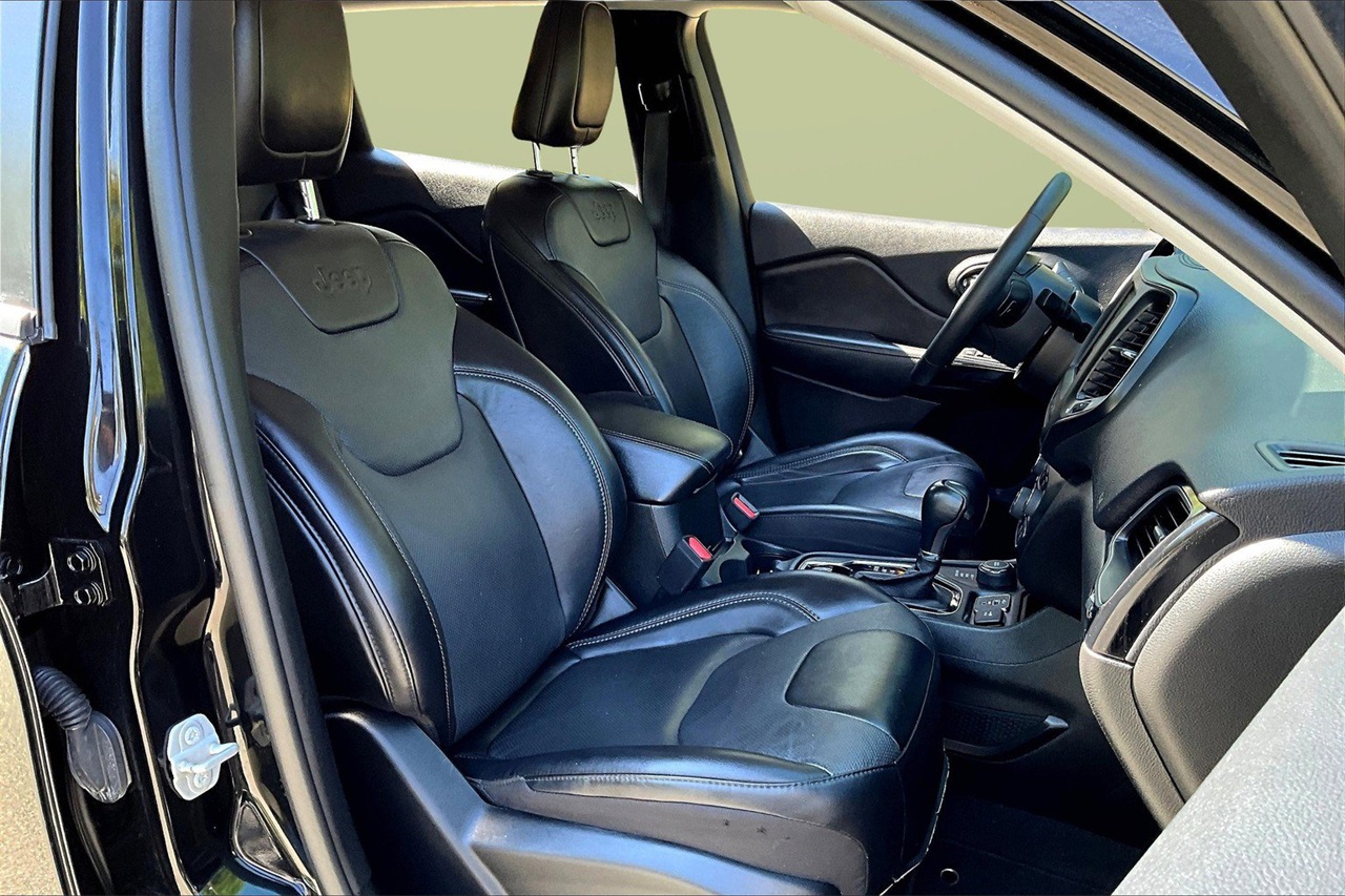 2023 Jeep Cherokee Altitude photo 17
