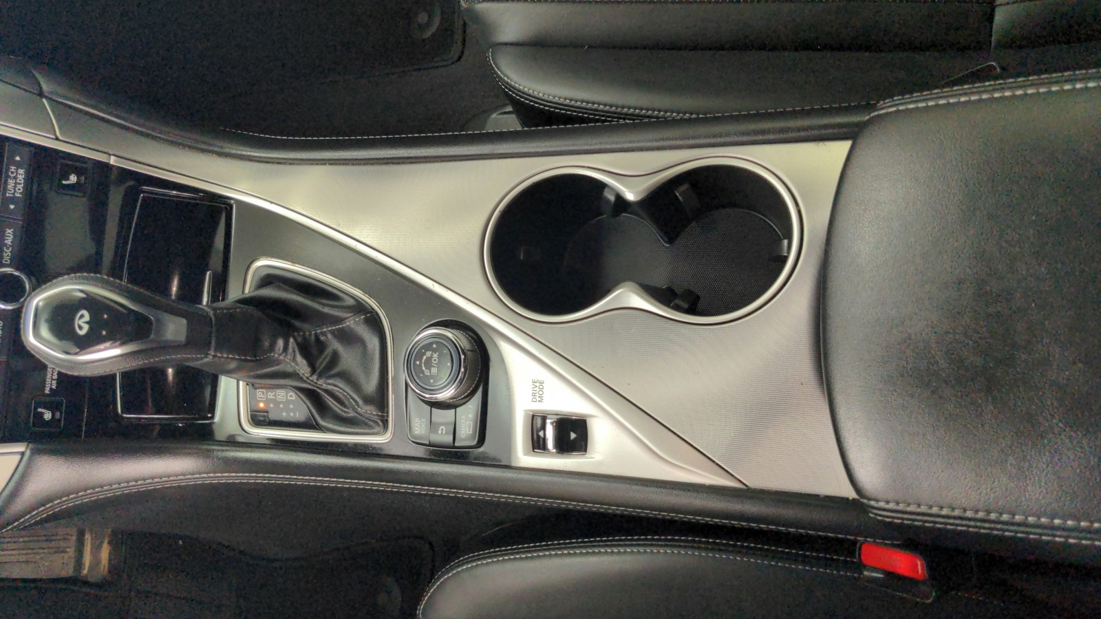 Used 2022 Graphite Shadow INFINITI LUXE image 19