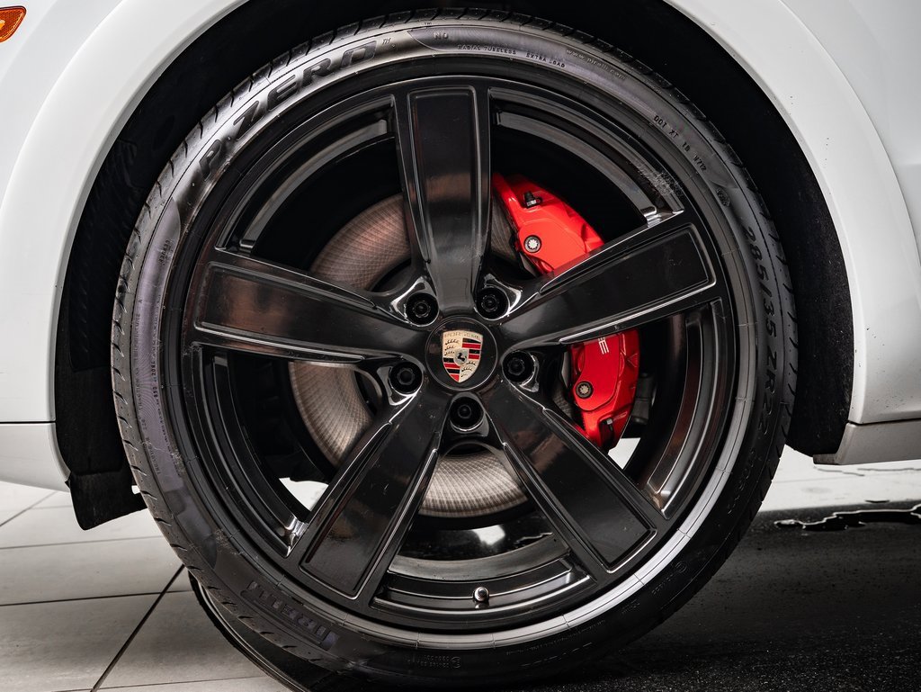 2022 Porsche Cayenne GTS photo 12
