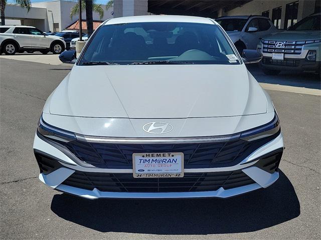 2025 Hyundai Elantra SEL Sport photo 19