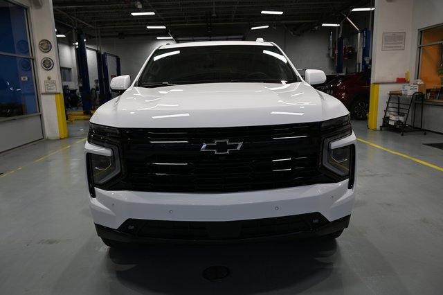 2026 Chevrolet Suburban RST photo 2
