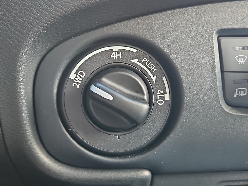 2022 Nissan Frontier Crew Cab photo 20