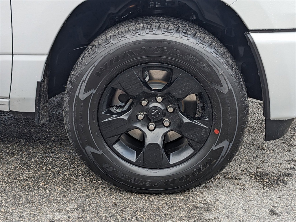 2025 Ram 1500 Tradesman photo 8
