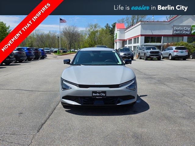 2025 Kia EV6 Wind photo 2