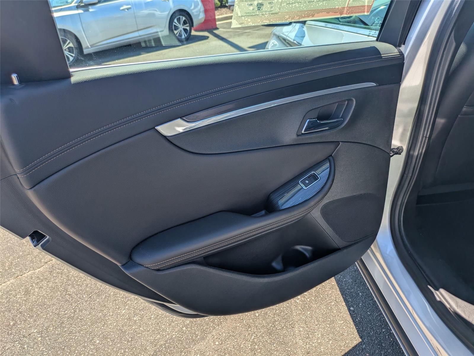 2017 Chevrolet Impala 1LT photo 21