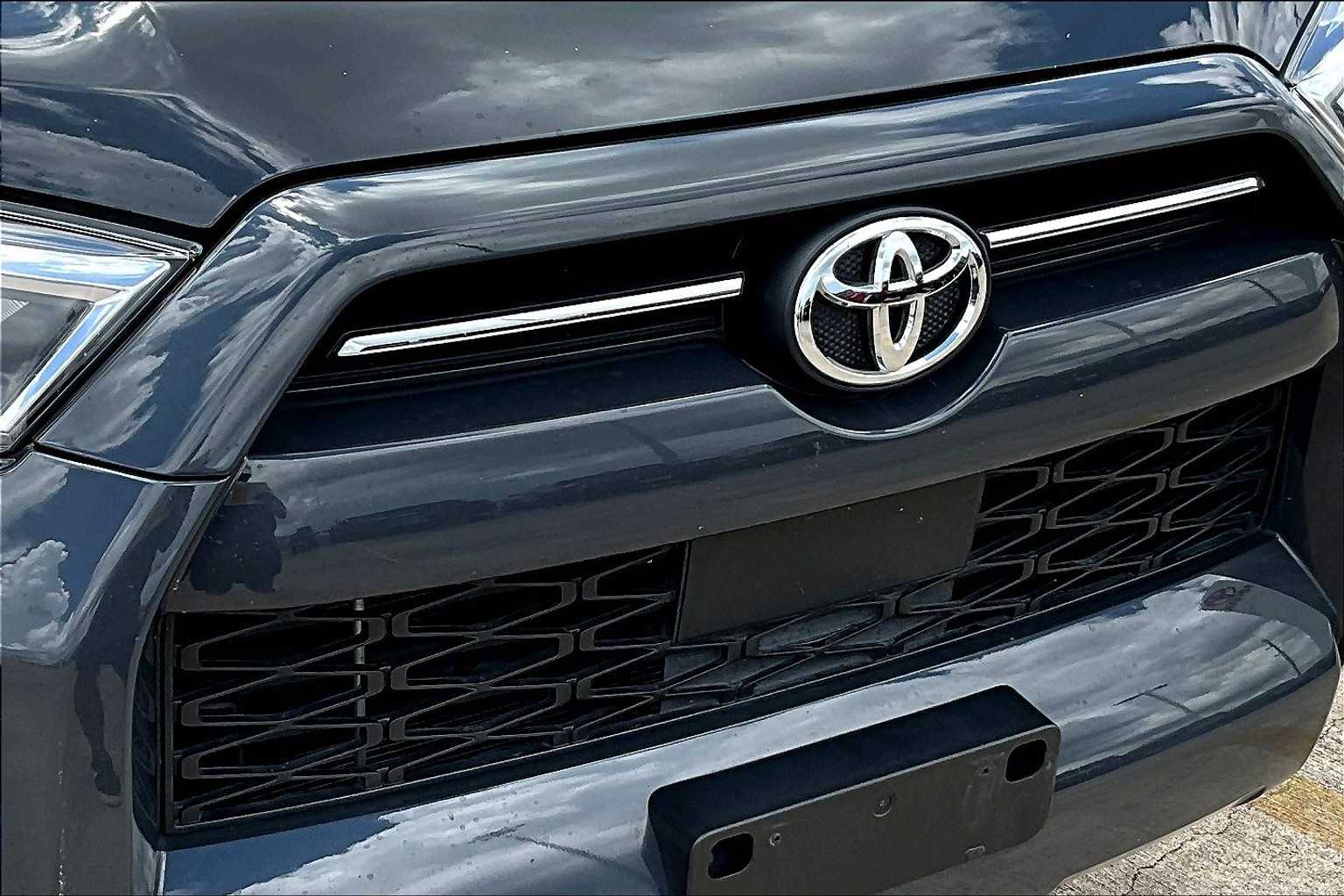 2024 Toyota 4Runner SR5 photo 29