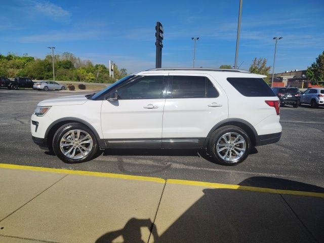 2019 Ford Explorer XLT photo 4