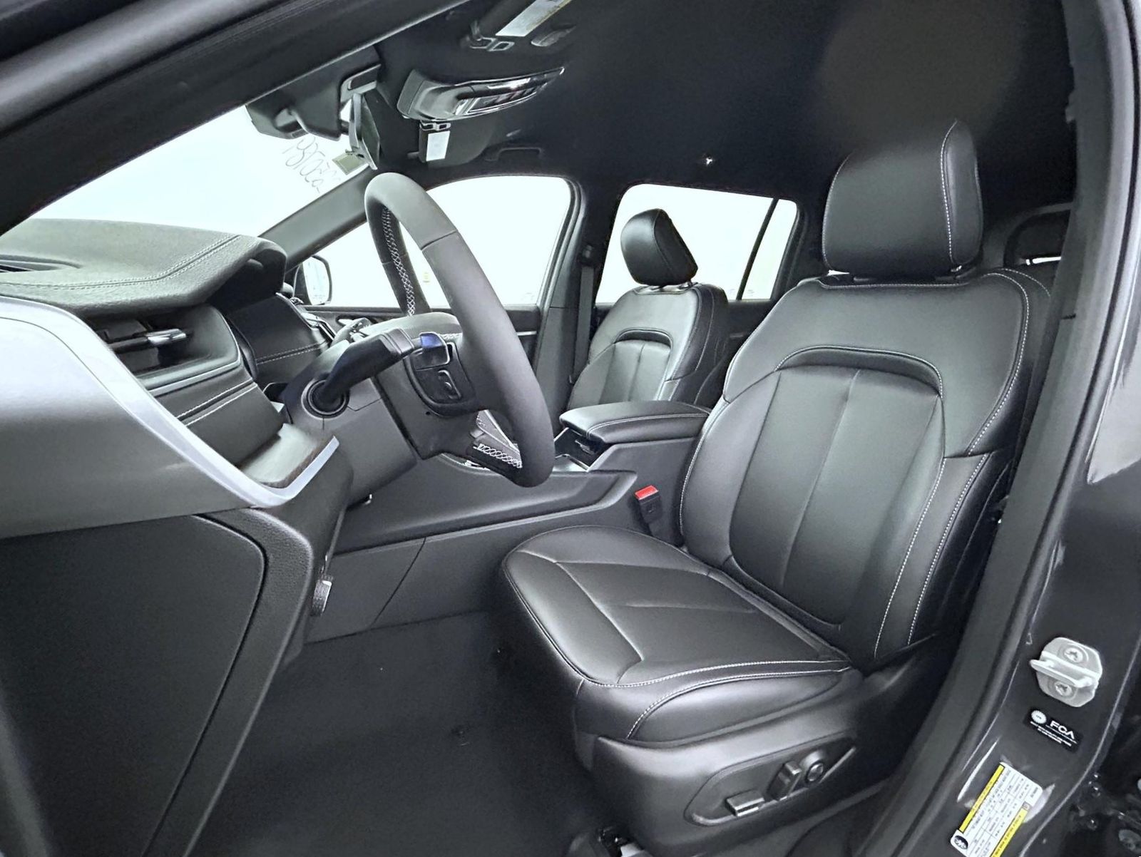2025 Jeep Grand Cherokee Limited photo 10
