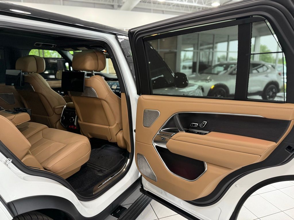 2025 Land Rover Range Rover Autobiography photo 41