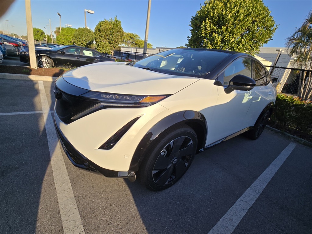 2025 Nissan ARIYA Platinum photo 4