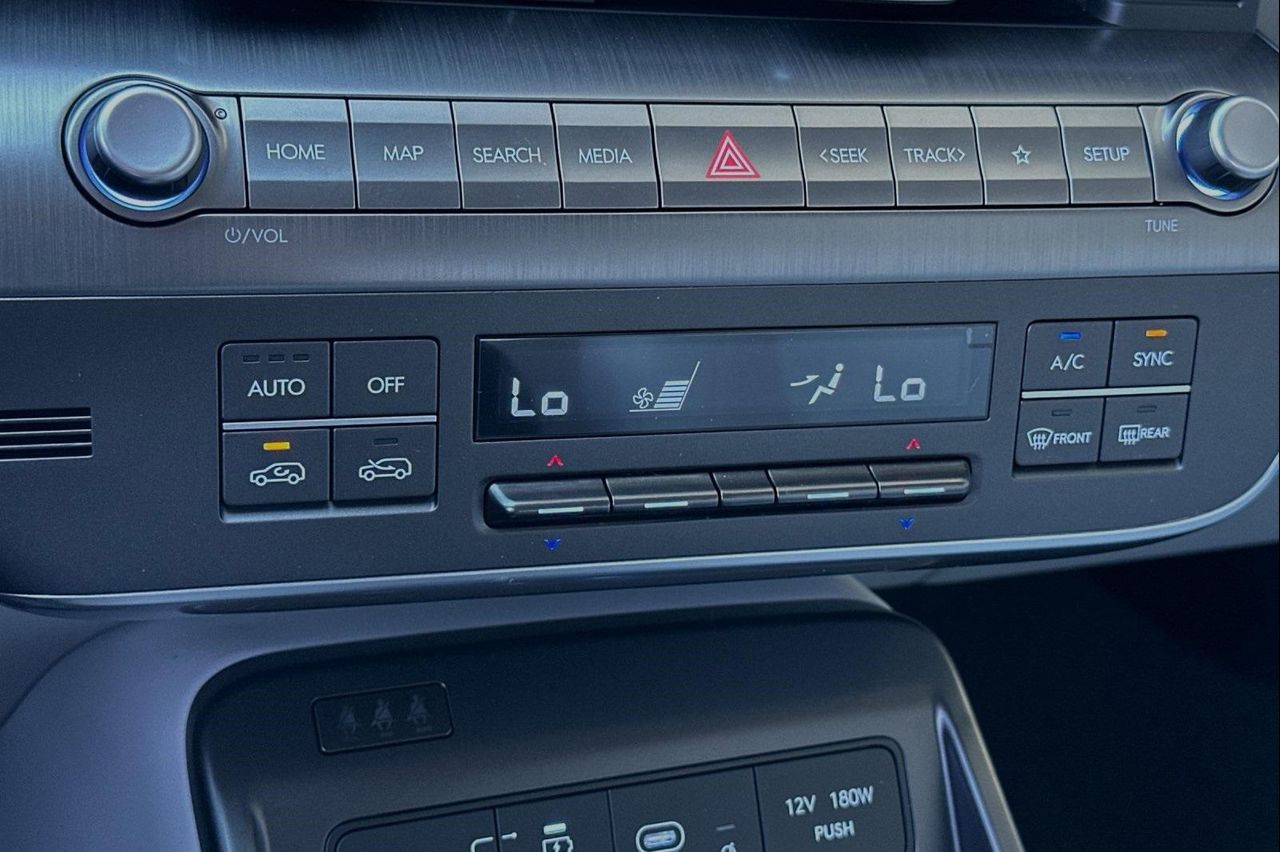 2025 Hyundai Kona SEL photo 19