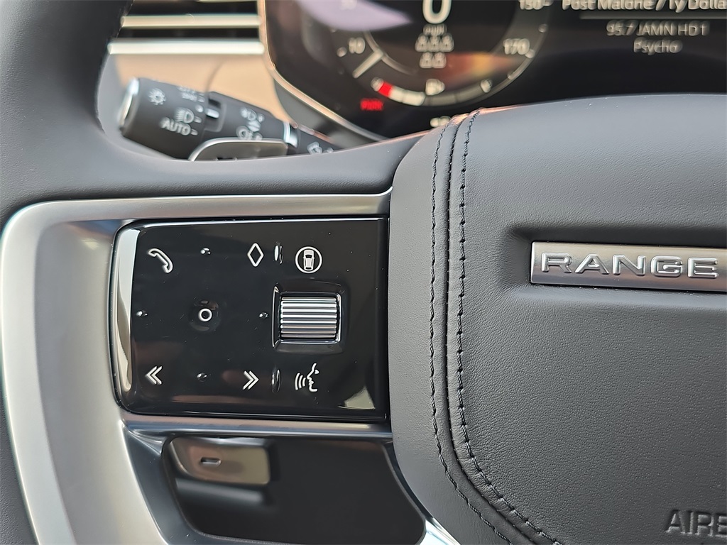 2025 Land Rover Range Rover SE photo 18