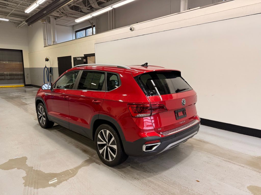 2023 Volkswagen Taos SE photo 2